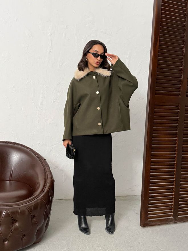 Topshow Зелено Едноредово Палто С Уголемен Размер И Класическа Яка Дрехи на едро Работа