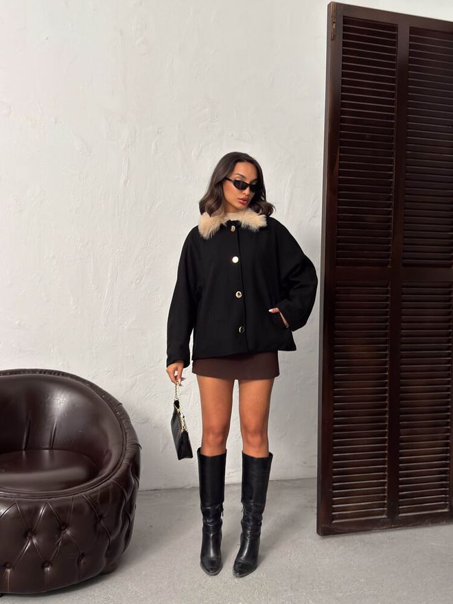 Topshow Палто В Черно С Голям Размер И Едноредово Закопчаване С Кожа Дрехи на едро Работа