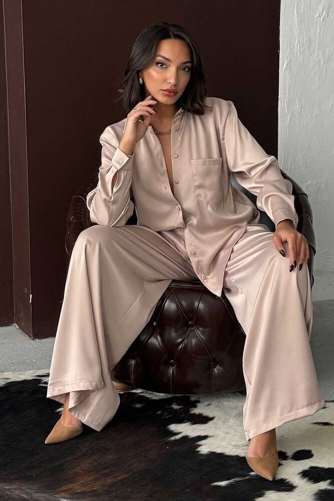 Topshow Elegantes Beige Hemd Mit Schalkragen Großhandelskleidung Lässig