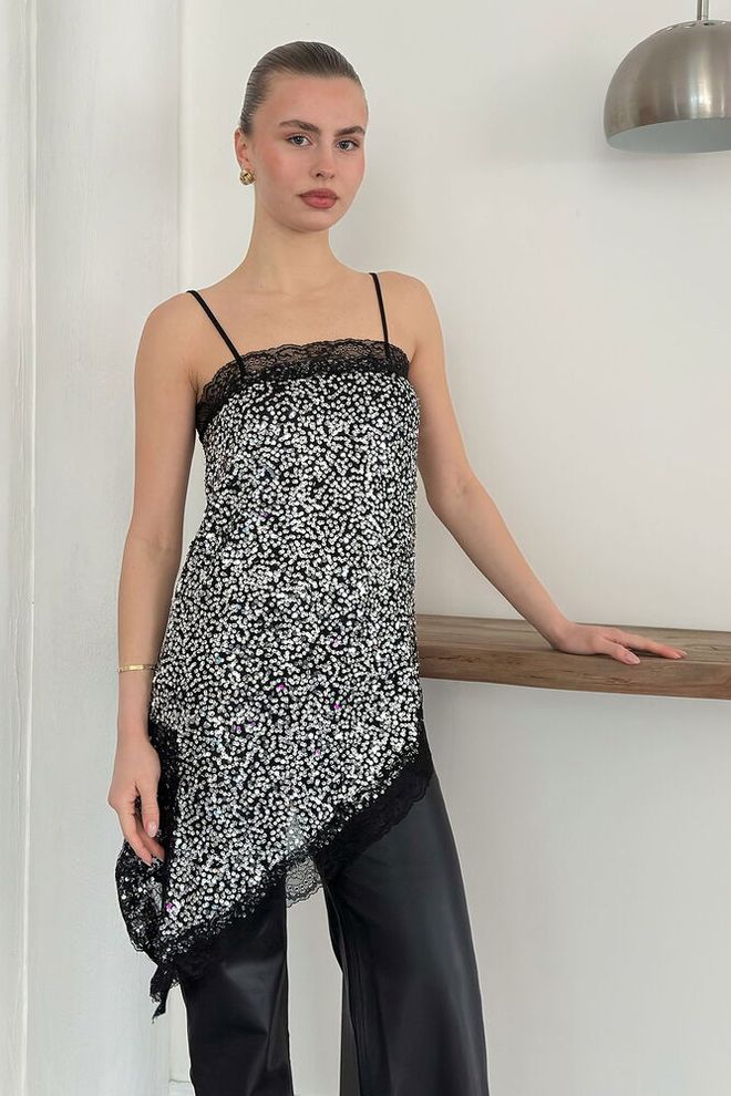 Topshow Черная Блузка С Пайетками Узкий Крой Водолазка Оптовая продажа одежды Повседневный