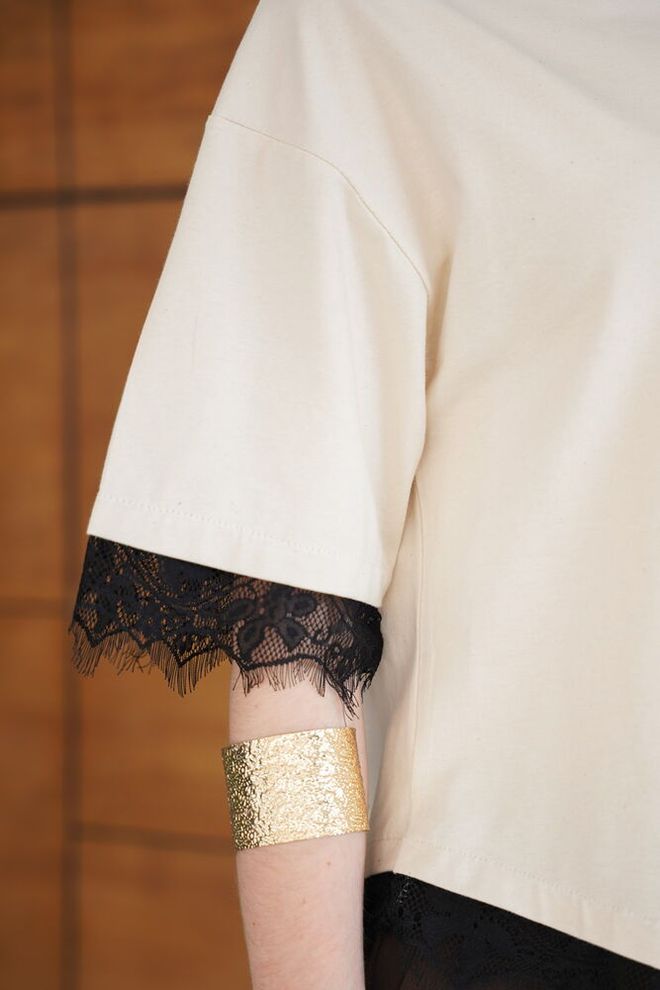 Topshow بلوزة بيج محتشمة أنيقة للعمل والاحتفالات ملابس بالجملة ربيع