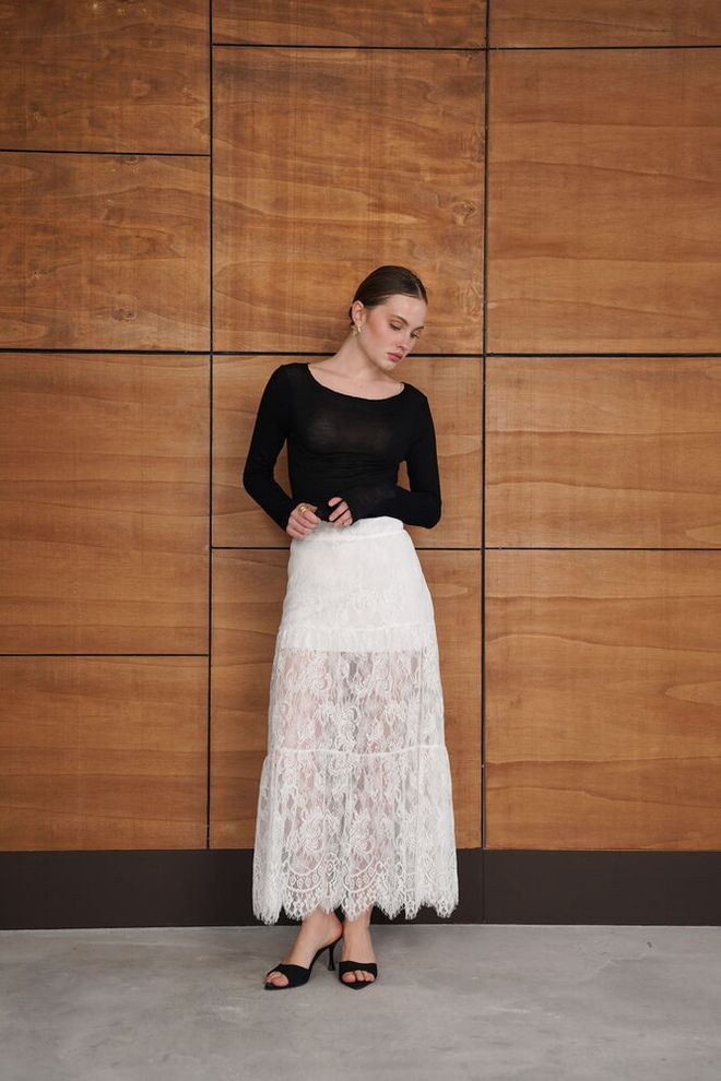 Topshow White Elegant Formal Vintage Layered Maxi Skirt Wholesale Clothing 1