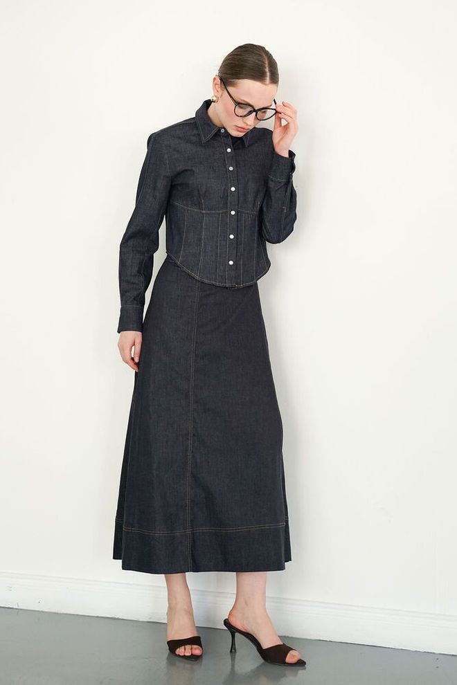 Topshow Черна А силует Миди Пола С Копчета Дрехи на едро Скромна мода