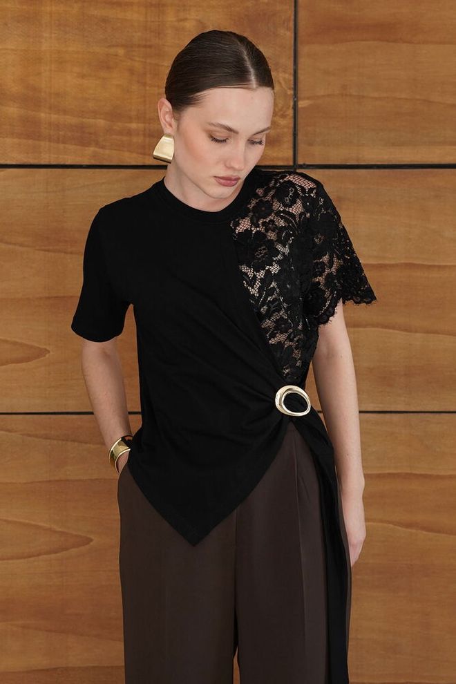 Topshow Elegante Zwarte Blouse Met Crew Hals En Korte Mouwen Groothandel Kleding Vintage