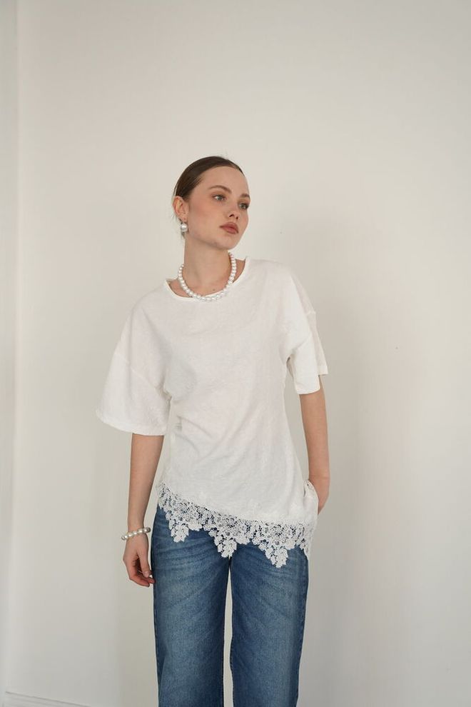 Topshow White Blouse With Half Sleeves And Round Neck Wholesale Clothing Lounge
