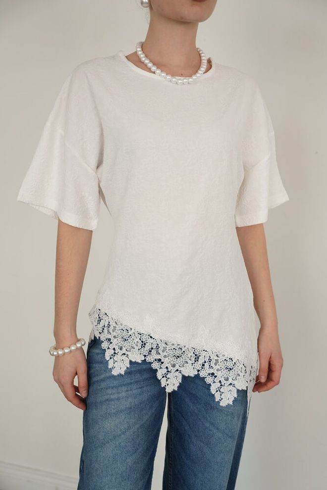 Topshow White Blouse With Half Sleeves And Round Neck Wholesale Clothing Spring