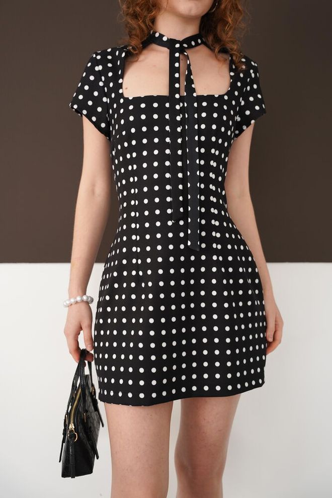 Topshow فستان أسود بنقاط بولكا بوديكون ميني ملابس بالجملة ربيع