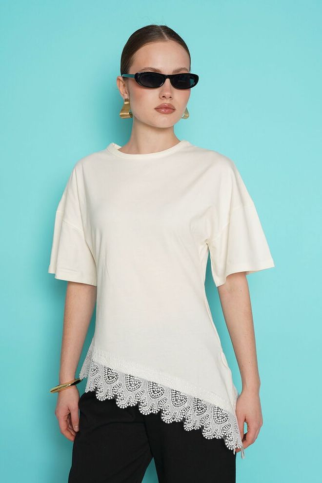 Topshow Balta Kokteilinė Aptempta Ir Platėjanti Palaidinė Didmeninė prekyba drabužiais Apykaklė su įkirpimu