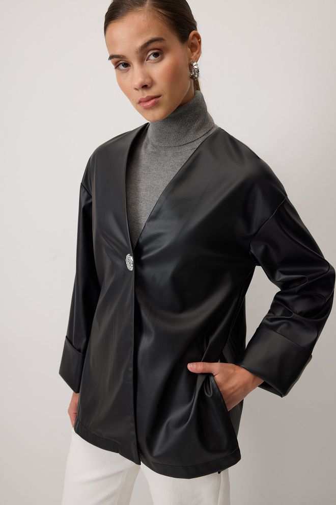 Touche Prive Schwarze Wrapover Jacke Mit V Ausschnitt Kragen Großhandelskleidung Lässig