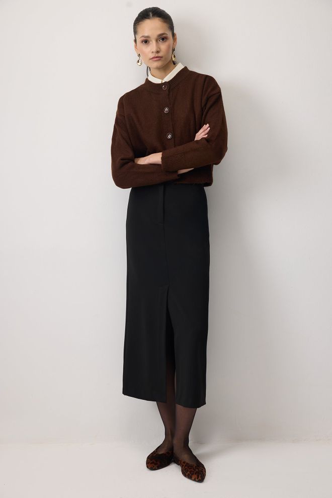 Touche Prive Smeđi Kardigan Sa Gumbima Regularni Kroj Okrugli Izrez Veleprodaja odjeće Proljeće