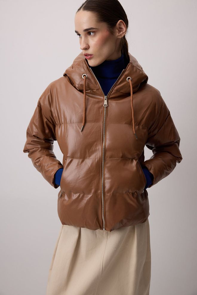 Touche Prive Smeđa Puffer Jakna S Ovratnikom S Kapuljačom Veleprodaja odjeće Ležerni