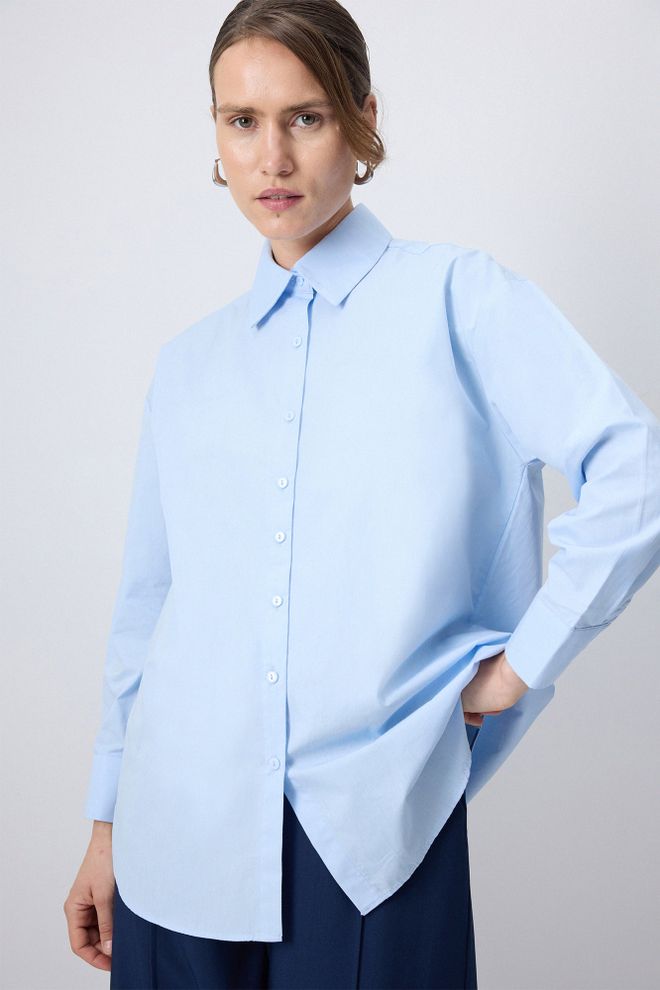 Touche Prive Синя Риза С Поло Яка И Оувърсайз Кройка Дрехи на едро Небрежен