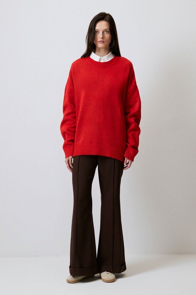 Touche Prive Raudonas Megztinis Plataus Kirpimo Su Apvalia Iškirpte Didmeninė prekyba drabužiais Kokteilinė