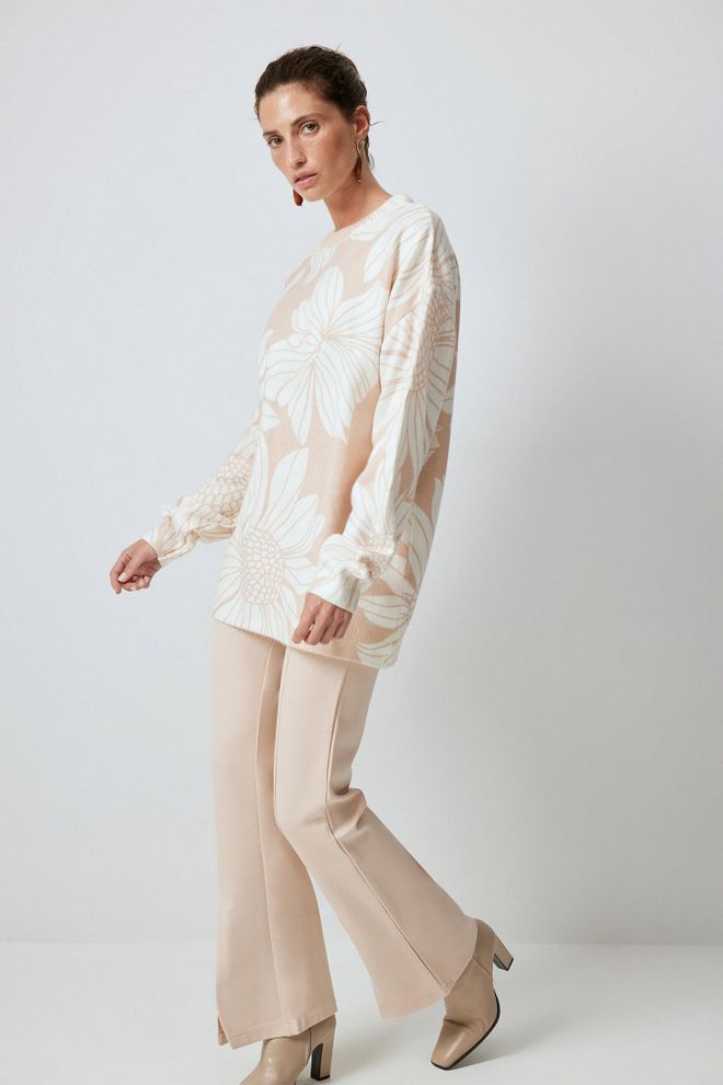 Touche Prive Beige Blumen Pullover Mit Oversized Passform Großhandelskleidung Lässig
