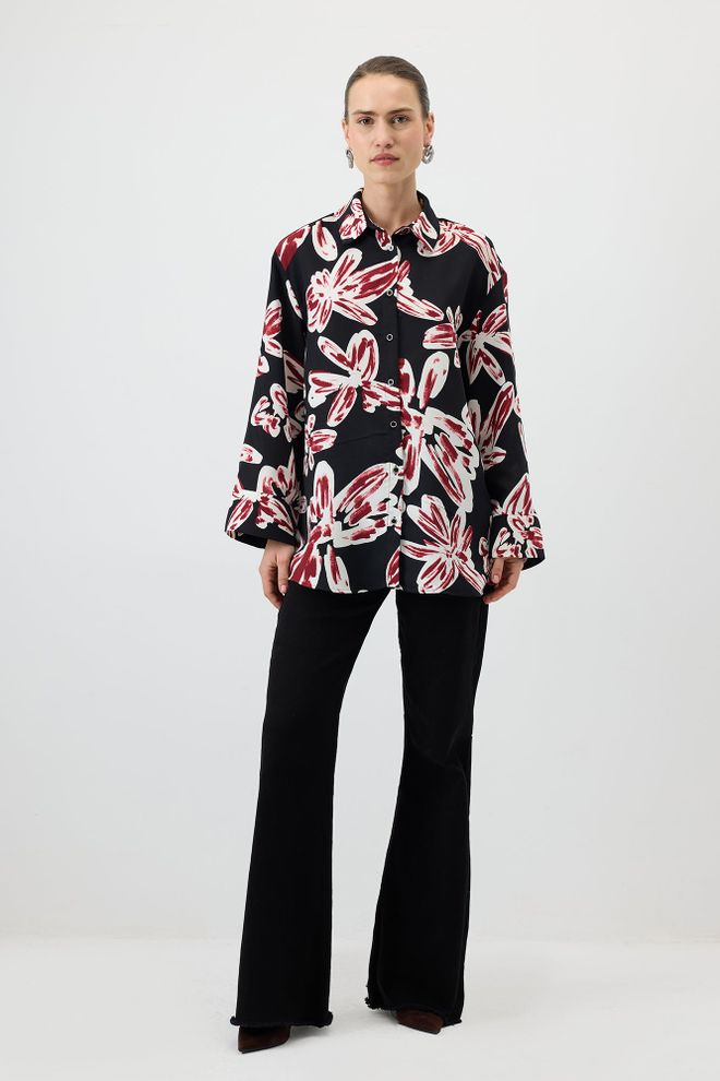 Touche Prive Черна Флорална Риза В Небрежен Стил С Поло Яка Дрехи на едро Небрежен