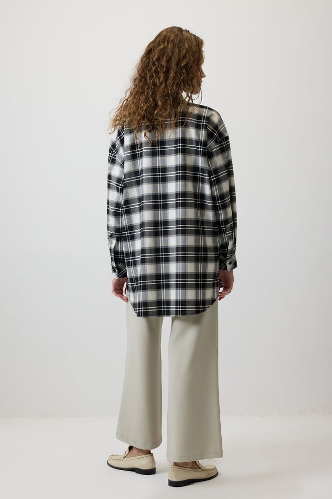 Touche Prive Chemise Décontractée Noire À Carreaux Avec Col Polo Vêtements en gros Décontracté