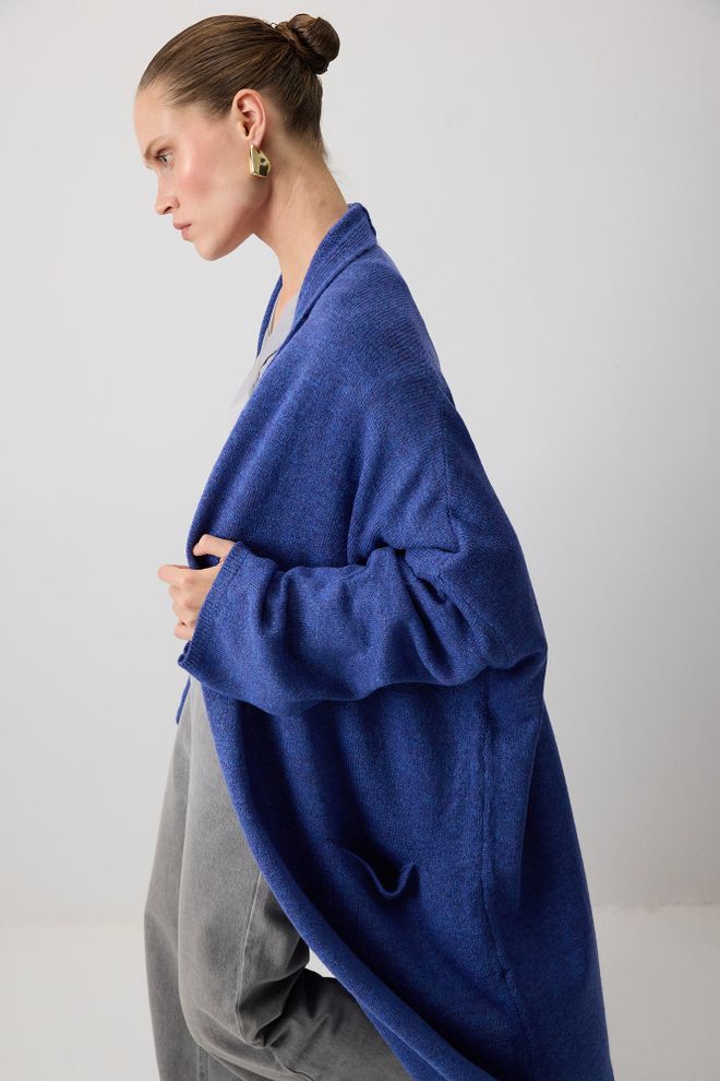Touche Prive Blauer Oversized Langer Strickjacke Mit Schalkragen Großhandelskleidung Lässig