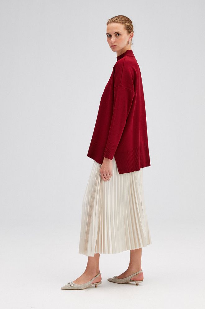 Touche Prive Bordo Crveni Džemper S Visokim Izrezom I Predimenzioniranim Krojem Veleprodaja odjeće Skroman