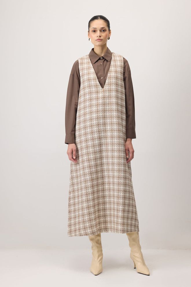 Touche Prive Μπεζ Καρό Φόρεμα Shift Με V Λαιμόκοψη Και Midi Μήκος Χονδρικό εμπόριο ενδυμάτων Casual