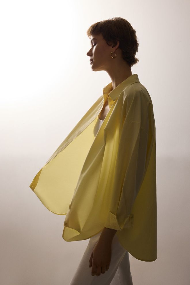 Touche Prive قميص أصفر بمقاس كبير بياقة بولو ملابس بالجملة عمل