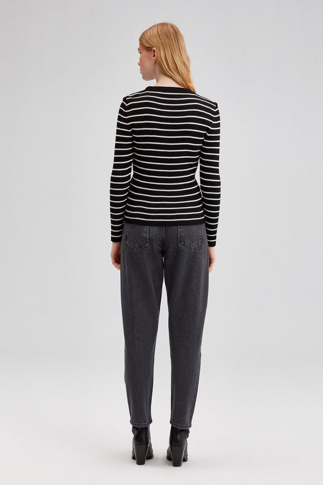 Touche Prive Body Ajustado Negro A Rayas Con Cuello Redondo Black Striped Fitted Bodysuit With Round Neck Ropa al por mayor Casual