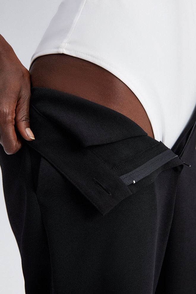 Touche Prive White Elegant Fitted V Neck Bodysuit Wholesale Clothing Spring