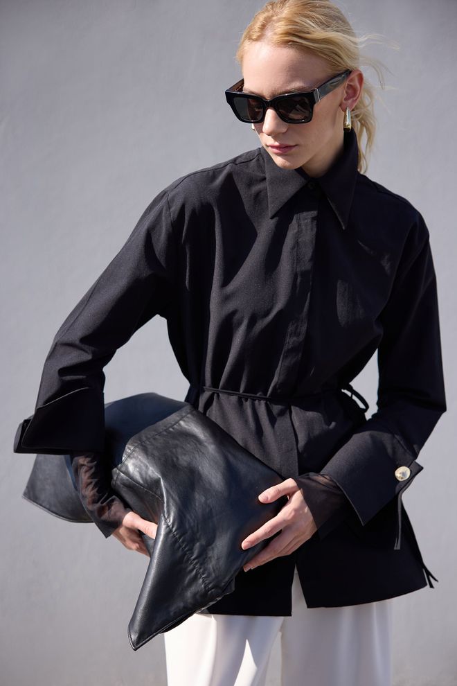 Touche Prive Čierna Formálna Oversize Košeľa S Vrúbkovaným Golierom Veľkoobchod s oblečením Formálny