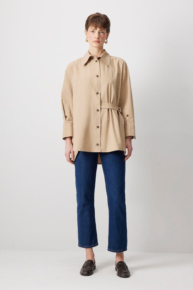 Touche Prive Bež Tunika Oversized Kroja Z Ovratnikom Polo Oblačila na debelo Skromno