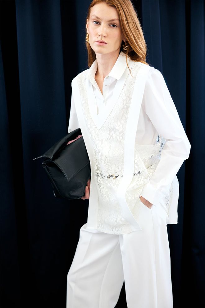 Touche Prive Elegantna Bela Tunika Z Gumbi Oblačila na debelo Skromno