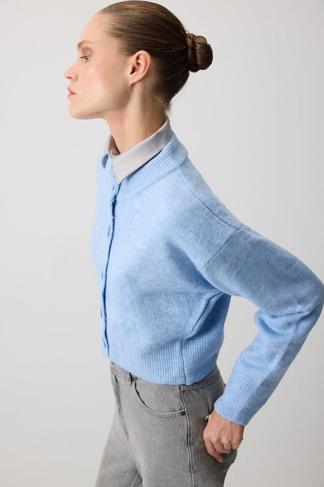 Touche Prive Plava Kardigan S Gumbima I Okruglim Ovratnikom Veleprodaja odjeće Proljeće