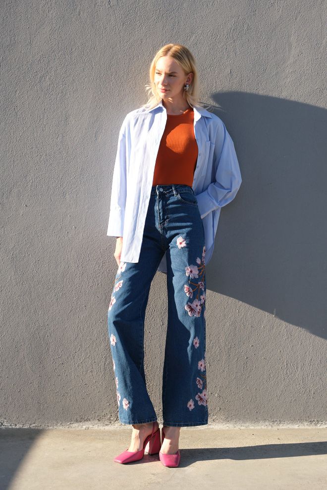 Touche Prive Blue Floral Mom Pants With High Waist And Buttoned Closure Wholesale Clothing 1