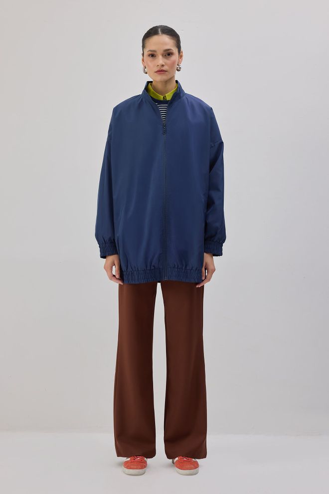 Touche Prive Tamsiai Mėlynas Striukė Nuo Vėjo Didmeninė prekyba drabužiais Kokteilinė