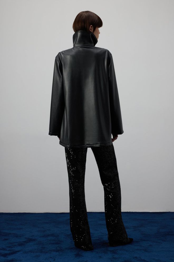 Touche Prive Juodas Bomber Švarkas Su Aukšta Apykakle Ir Kišene Su Atvartėliu Didmeninė prekyba drabužiais Kokteilinė