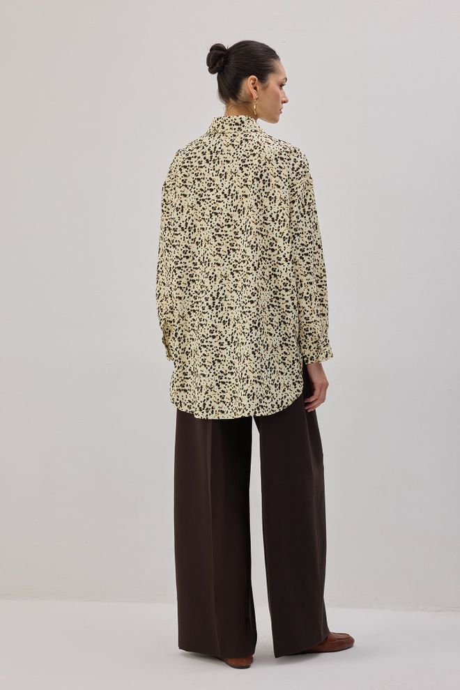 Touche Prive Beige Tiermuster Oversize Polokragen Hemd Mit Langen Ärmeln Und Knöpfen Großhandelskleidung Lässig