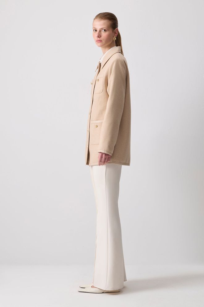 Touche Prive Бежово Елегантно Едноредово Палто С Джоб С Капак Дрехи на едро Небрежен