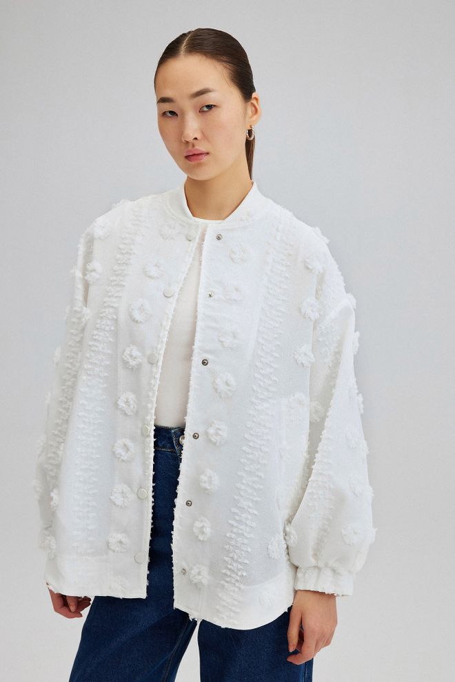 Touche Prive Bela Oversized Majica Jakna Oblačila na debelo Skromno