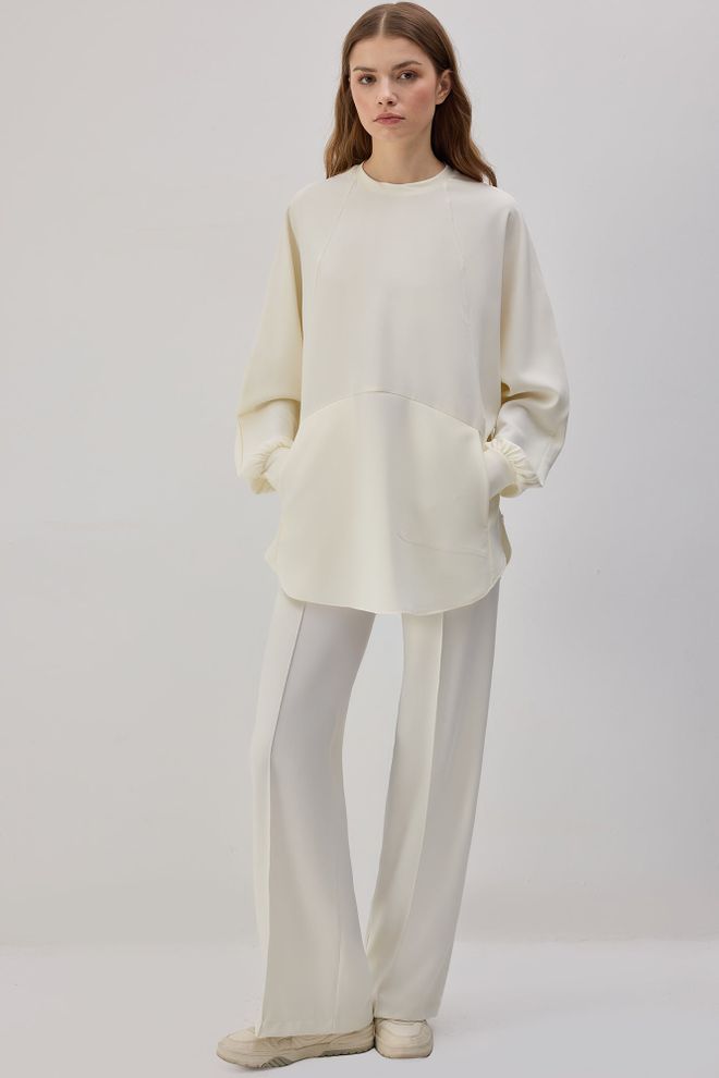 Touche Prive Bela Tunika Oversize Kroja Z Okroglim Izrezom Oblačila na debelo Skromno