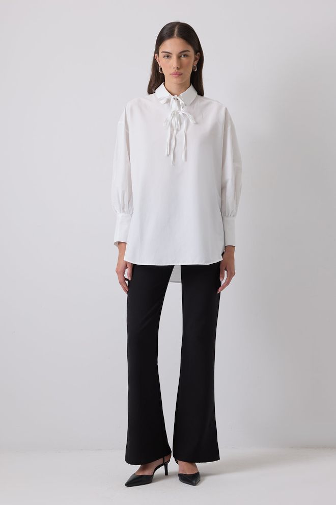 Touche Prive Witte Oversized Tuniek Met Polohals En Striksluiting Groothandel Kleding Bescheiden