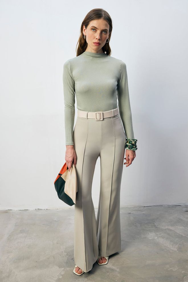 Touche Prive Blusa Verde Listrada Slim Fit Com Gola Alta Roupas por atacado Modesto