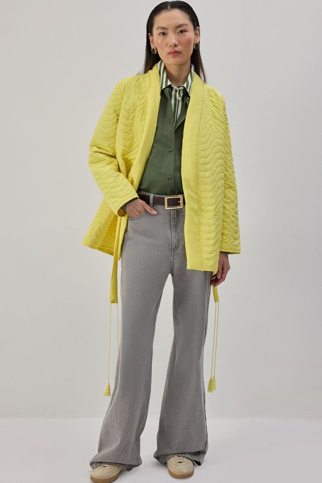 Touche Prive Chaqueta Envolvente Amarilla Con Diseño Acolchado Ropa al por mayor Modesto