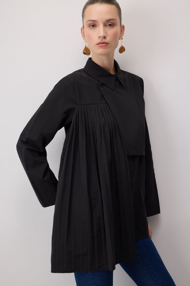 Touche Prive Black Polo Neck Elegant Shirt Wholesale Clothing 1