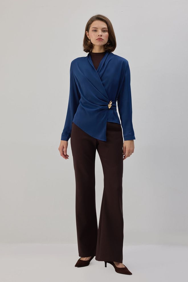 Touche Prive بلوزة الأزرق الداكن الأنيقة برقبة على شكل حرف V وقصة ضيقة ملابس بالجملة غير رسمي