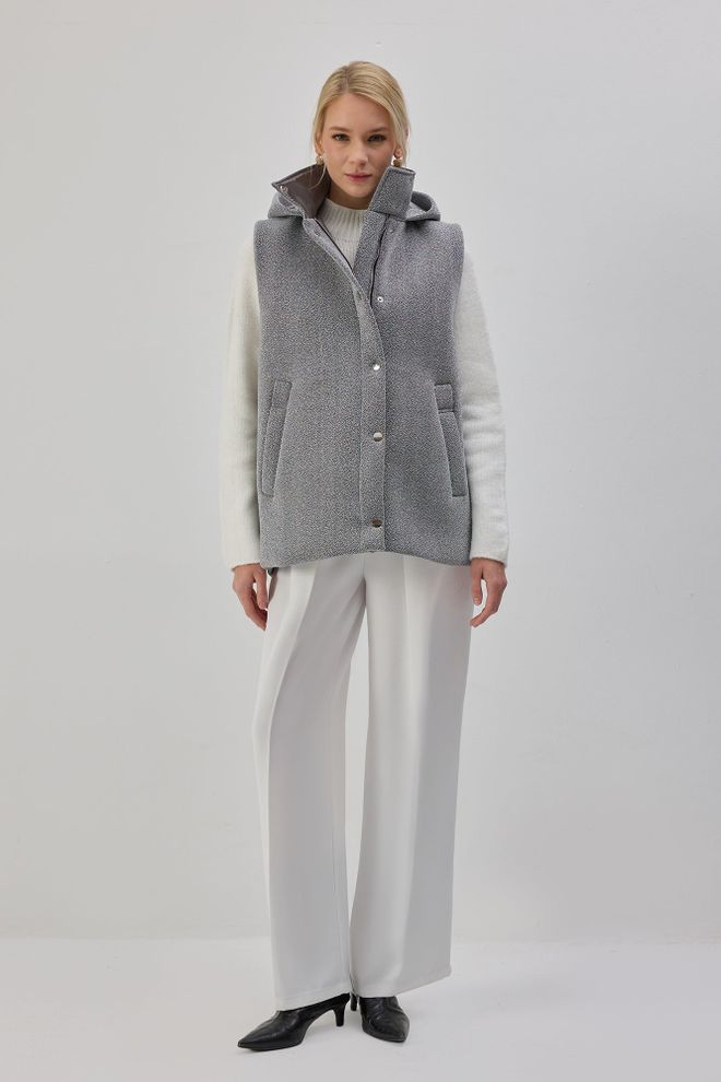 Touche Prive صدار رمادي بأزرار فرقعة وجيوب فيلت ملابس بالجملة غير رسمي