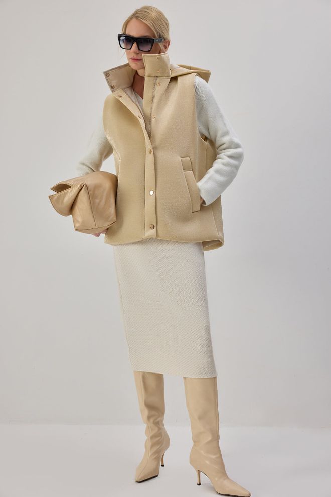 Touche Prive صدار البيج بمقاس كبير بأزرار أنيق ملابس بالجملة غير رسمي