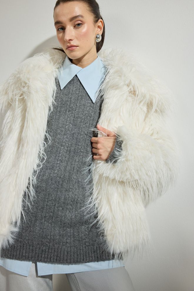 Touche Prive Grauer Pullover Mit Oversized Passform V Ausschnitt Und Geradem Langen Ärmel Großhandelskleidung Lässig