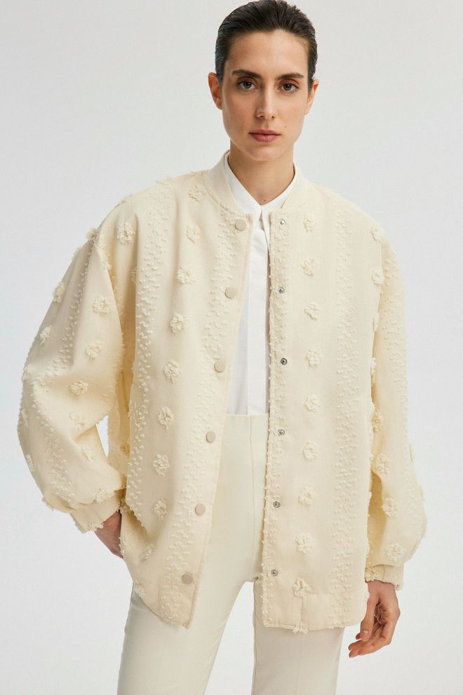 Touche Prive Beige Bomber Jacke Mit Oversized Passform Großhandelskleidung Lässig