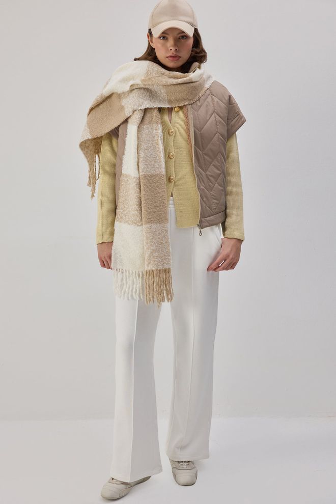 Touche Prive Šal Od Kariranog Kićanca Велепродаја одеће 0