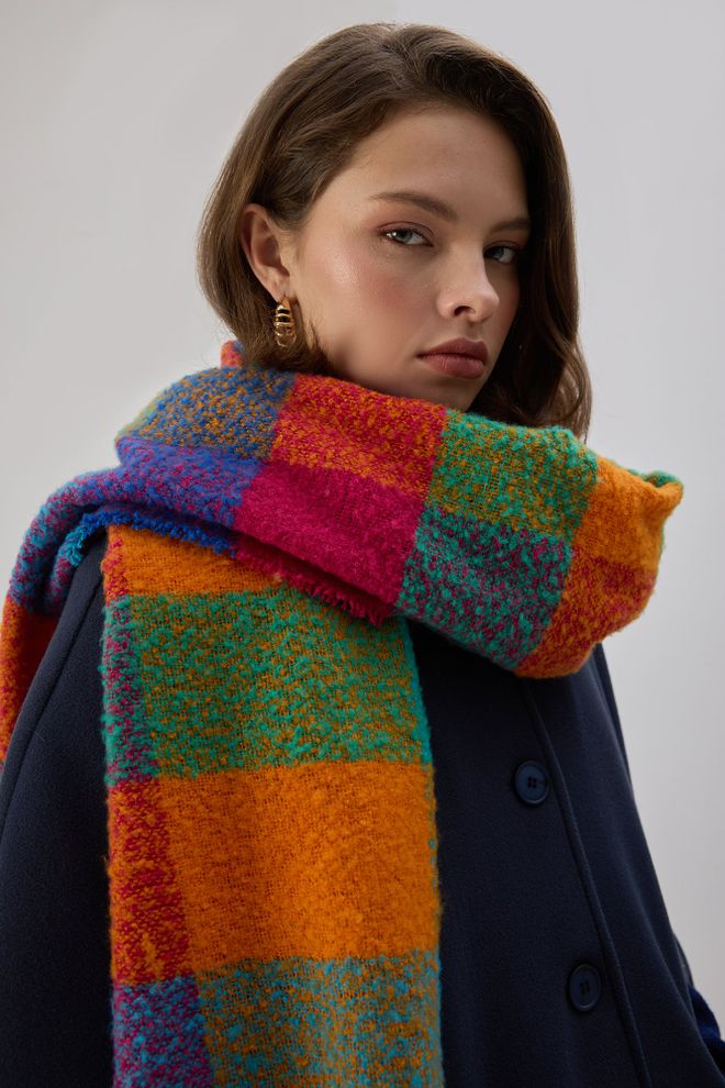 Touche Prive Šal Od Kariranog Kićanca Велепродаја одеће 0