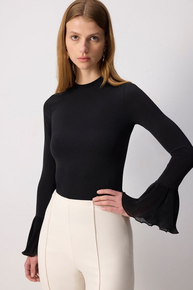 Touche Prive Blusa Preta Elegante Com Mangas Em Sino Roupas por atacado 1