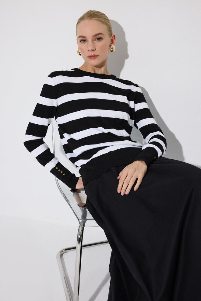 Touche Prive Black Striped Round Neck Sweater Wholesale Clothing Casual